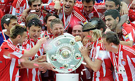 Festa do Bayern na conquista seu 22º título da Bundesliga. 