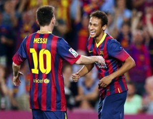 Messi e Neymar comemoram um gol