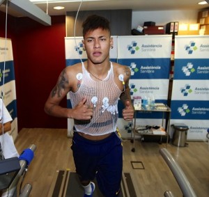 Neymar, durante os exames físicos na Cidade Esportiva