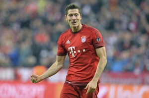 Lewandowski marca três gols em partida pela Liga dos Campeões