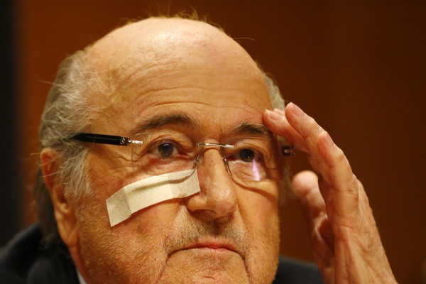 Blatter, suspenso por oito anos