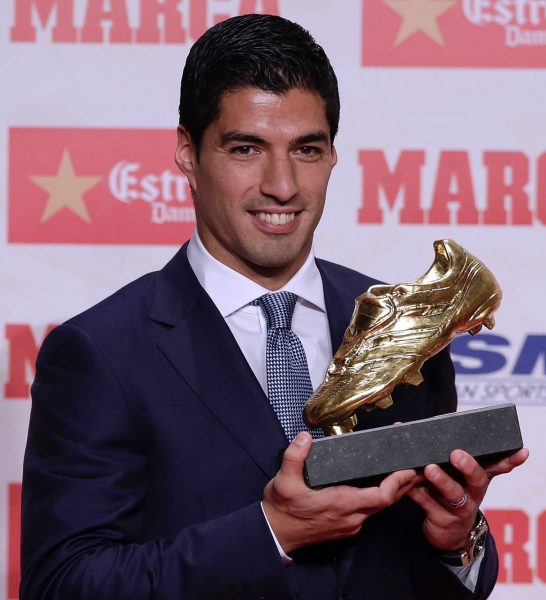 Suárez, com a Chuteira de Ouro 2015/16 / Manu Fernández-AP/AE