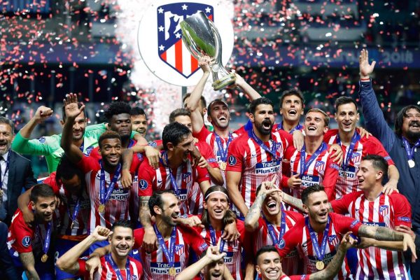 Os jogadores do Atlético celebram o título da Supercopa da Europa, em Talin