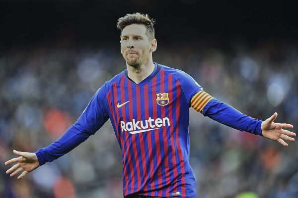 Messi comemorando um dos gols contra o Espanyol. 