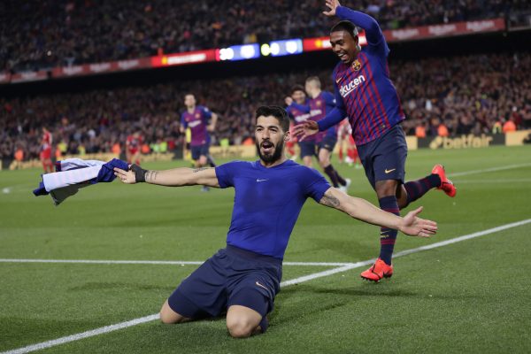 Suárez comemora o golaço que marcou