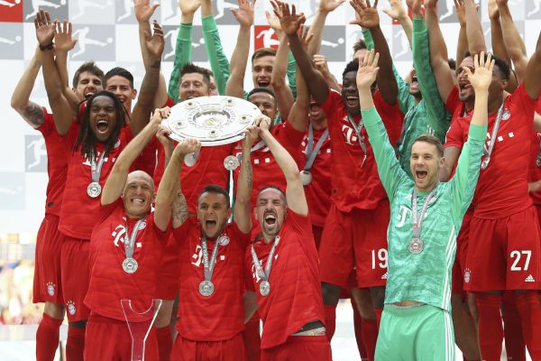 Os craques do Bayern de Munique comemoram o heptacampeonato da Bundesliga