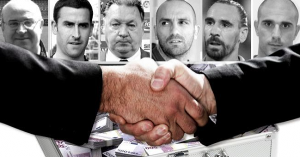 Na foto acima alguns dos acusados de corrupção no futebol espanhol detidos nesta terça-feira 
