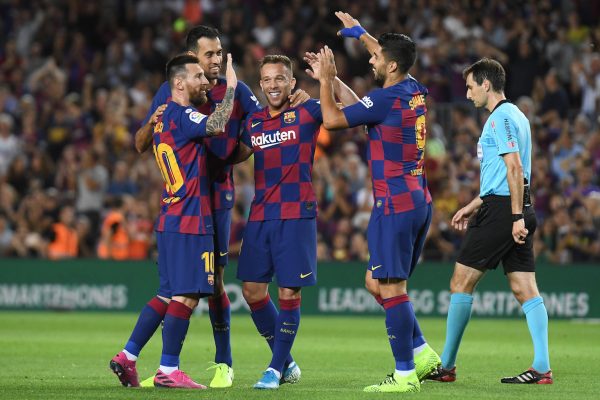 Arthur comemora o golaço no Camp Nou